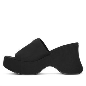 JEFFREY CAMPBELL 6TEEN PLATFORM SANDAL SIZE 6